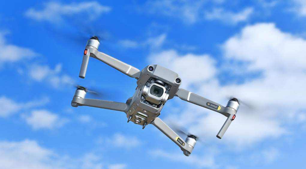 drone in volo per monitoraggio danni da fauna selvatica drone in volo per monitoraggio danni da fauna selvatica