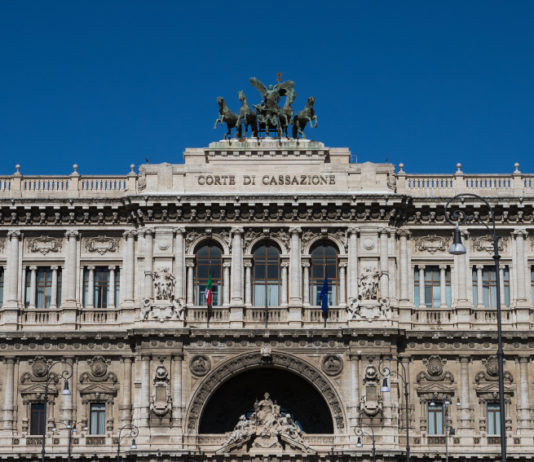 Quando si verifica l’uccellagione? La Cassazione ribadisce i criteri uccellagione: facciata della corte di cassazione roma