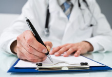 Validità del certificato medico, la circolare del Viminale Validità del certificato medico: medico con documenti
