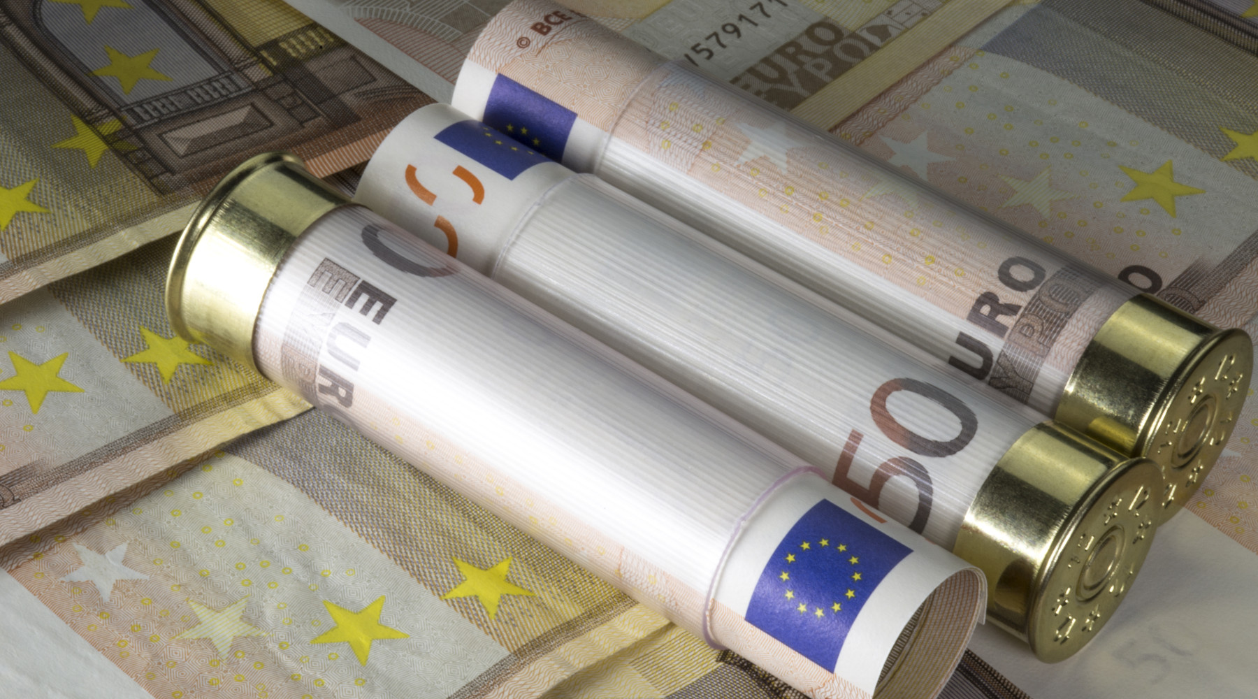 Impatto economico della caccia lo studio dell’Università di Firenze Impatto economico della caccia: banconote da 50 euro in cartucce