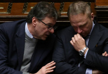 Lollobrigida: «Altre occasioni per discutere di riforma della caccia» Lollobrigida: «Altre occasioni per discutere di riforma della caccia»: Francesco Lollobrigida con Giancarlo Giorgetti sui banchi del governo