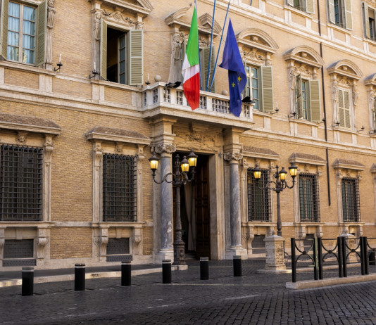 Undici giorni per gli emendamenti al ddl di riforma della legge sulla caccia Undici giorni per gli emendamenti al ddl di riforma della legge sulla caccia: facciata di Palazzo Madama, sede del Senato