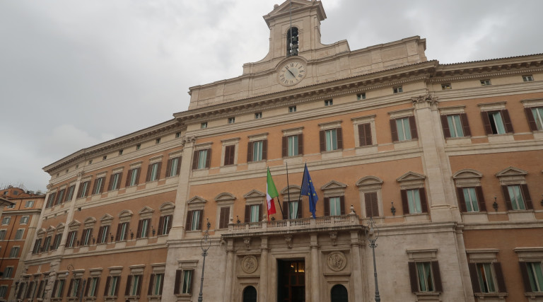 Ddl caccia, martedì le audizioni di ambientalisti e associazioni venatorie - Palazzo Montecitorio, sede della Camera dei deputati