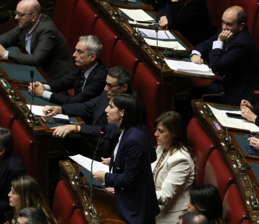 Ddl caccia, opposizioni all’attacco sui lavori in commissione Agricoltura Ddl caccia, opposizioni all’attacco sui lavori in commissione Agricoltura - Elly Schlein e il gruppo del partito democratico alla Camera